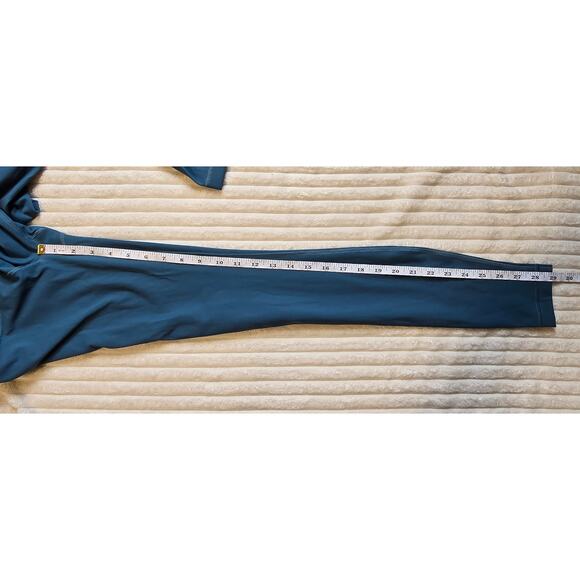 Lot Of 4 Lululemon One 28" Leggings, One Long Sleeve, Two Tank Tops - Picture 13 of 16